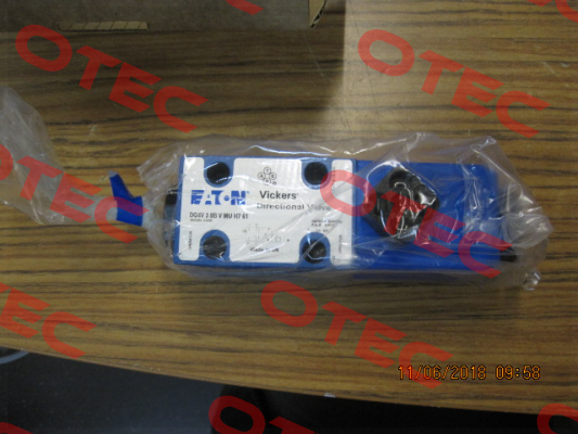 02-301682 / DG4V-3-8B-VM-U-H7-61 Vickers (Eaton)